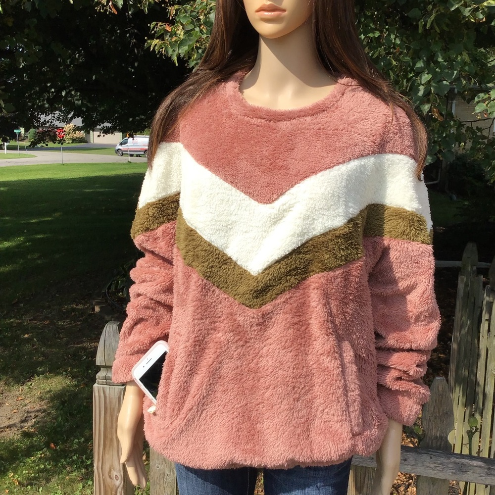 - PLUSH COZY LOOSE TOP WITH SIDE POCKETS - Picture 6 of 9